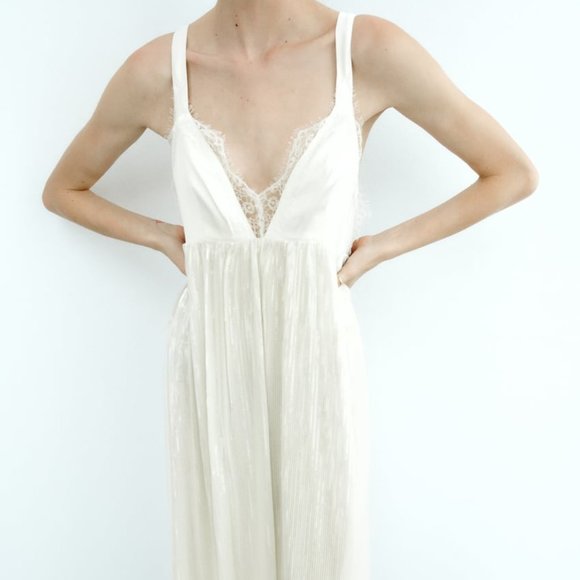 NWT SEQUIN KNIT SLIP WHITE CREAM MIDI DRESS. - Picture 4 of 5